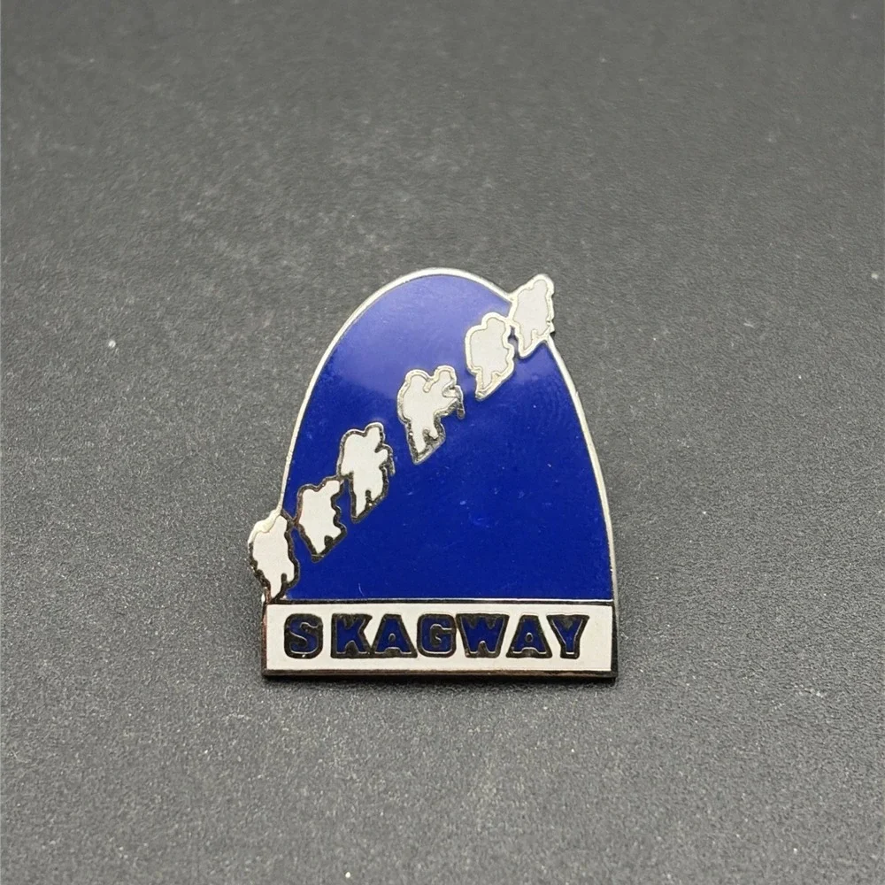 Skagway Alaska Hikers Lapel Hat Pin‎